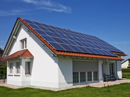 Panouri solare vs panouri fotovoltaice. Solutii pentru incalzirea apei si pentru producerea de curent electric