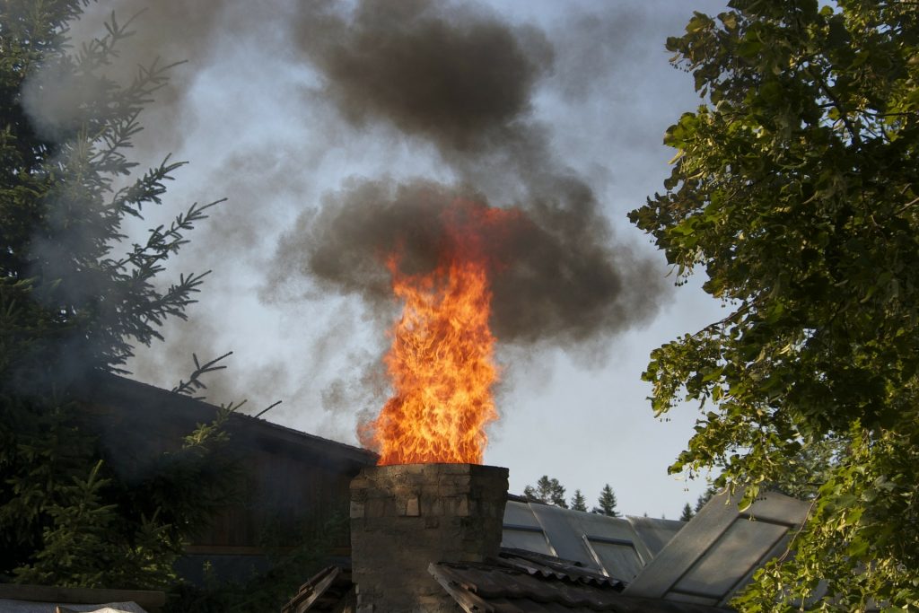 Riscuri majore pentru casa ta: incendiile, cutremurele si inundatiile